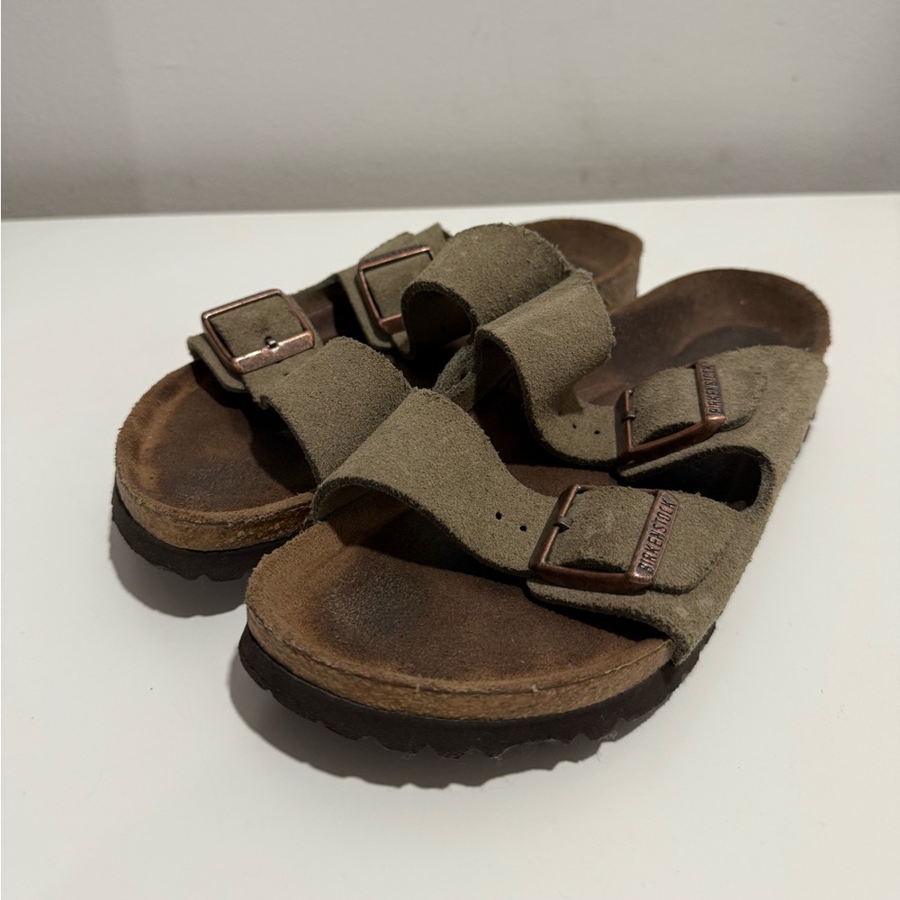 AUTHENTIC Birkenstock 'Arizona' Soft Footbed Suede Sandal Women